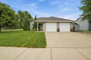 653 Grayhawk Dr, Mankato, MN 56001 - Photo 34