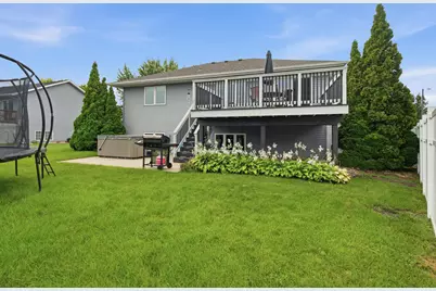 653 Grayhawk Dr, Mankato, MN 56001 - Photo 2