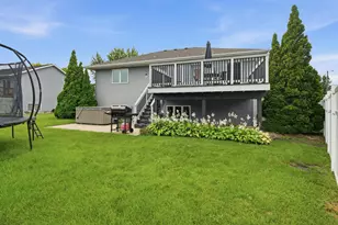 653 Grayhawk Dr, Mankato, MN 56001 - Photo 2