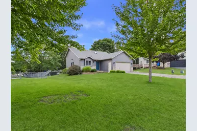 1104 Summit Way, Sauk Rapids, MN 56379 - Photo 2