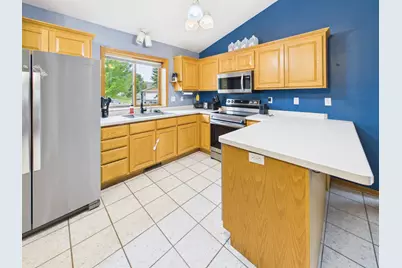 1104 Summit Way, Sauk Rapids, MN 56379 - Photo 4