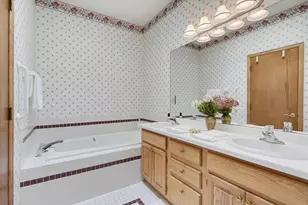 1900 Victoria Rd S, Mendota Heights, MN 55118 - Photo 22