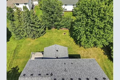 2224 Manuela Drive, Chaska, MN 55318 - Photo 4