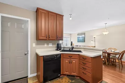 2210 Ranchview Lane N #127, Plymouth, MN 55447 - Photo 10