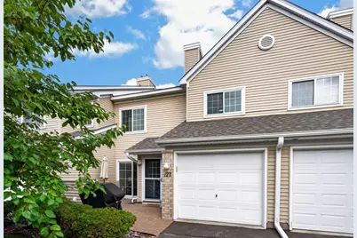 2210 Ranchview Lane N #127, Plymouth, MN 55447 - Photo 2