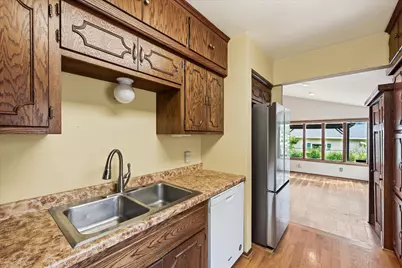 1918 Clear Avenue, Saint Paul, MN 55119 - Photo 8