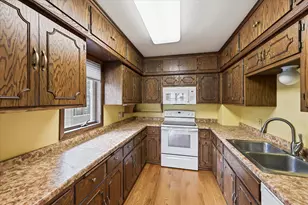 1918 Clear Ave, Saint Paul, MN 55119 - Photo 6