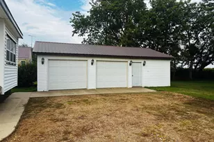 617 3rd Ave, Brewster, MN 56119 - Photo 6