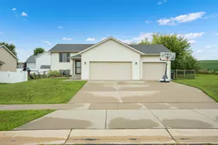 1440 Sunrise Dr NE, Pine Island, MN 55963 - Photo 30