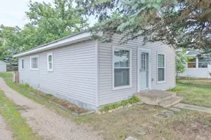 228 Aspen Ave SE, Menahga, MN 56464 - Photo 2