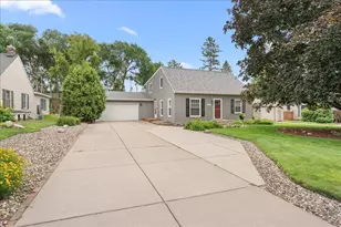 198 Ferndale Street N, Maplewood, MN 55119 - Photo 1