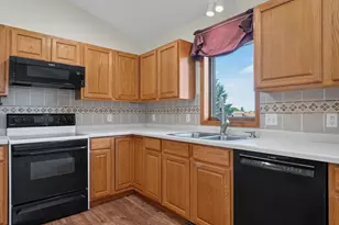 501 Carter Dr, Northfield, MN 55057 - Photo 10