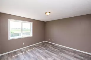 557 Kendall Dr, Hastings, MN 55033 - Photo 8