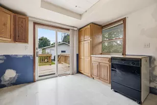 419 E Broadway St, Winona, MN 55987 - Photo 8
