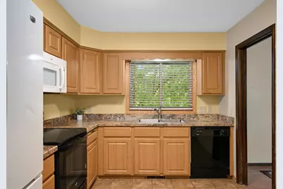 1989 Foxridge Road, Saint Paul, MN 55119 - Photo 10