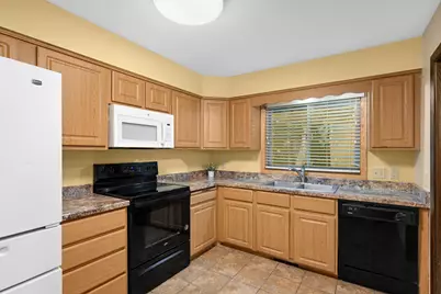 1989 Foxridge Road, Saint Paul, MN 55119 - Photo 12