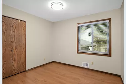 1989 Foxridge Road, Saint Paul, MN 55119 - Photo 16