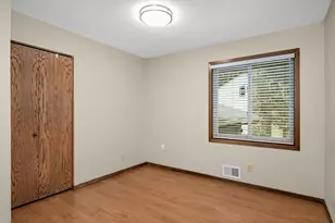 1989 Foxridge Rd, Saint Paul, MN 55119 - Photo 16