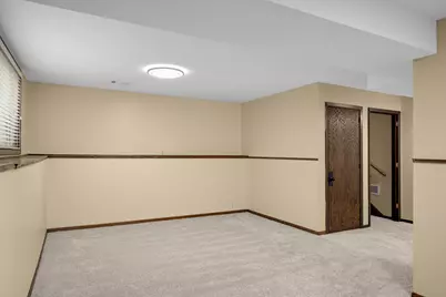 1989 Foxridge Road, Saint Paul, MN 55119 - Photo 20