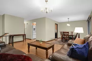 1989 Foxridge Rd, Saint Paul, MN 55119 - Photo 4