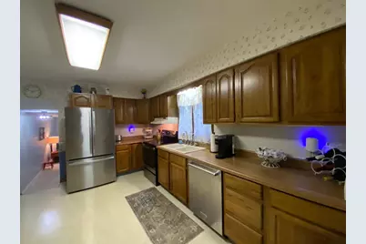 421 Meredith Road, Albert Lea, MN 56007 - Photo 2