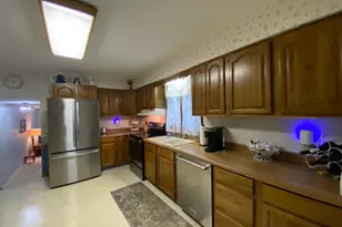 421 Meredith Rd, Albert Lea, MN 56007 - Photo 2