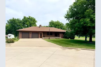1604 Birchwood Place, Worthington, MN 56187 - Photo 6