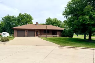 1604 Birchwood Pl, Worthington, MN 56187 - Photo 6