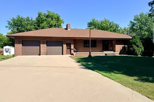 1604 Birchwood Pl, Worthington, MN 56187 - Photo 4
