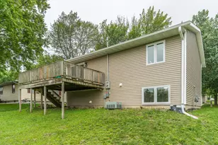 1208 Crestview Rd, Albert Lea, MN 56007 - Photo 4