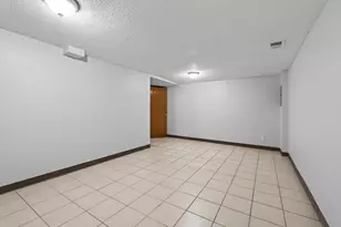 3215 Valley Ridge Dr, Eagan, MN 55121 - Photo 30