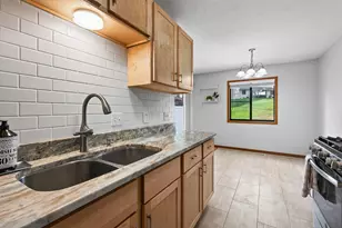3215 Valley Ridge Dr, Eagan, MN 55121 - Photo 14