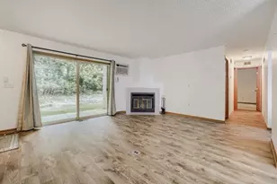 8777 Jasmine Ln, Eden Prairie, MN 55344 - Photo 4