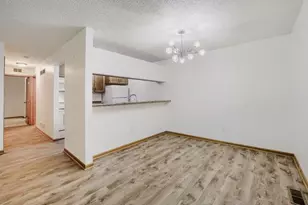 8777 Jasmine Ln, Eden Prairie, MN 55344 - Photo 6
