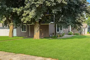 509 S Lake St, Sherburn, MN 56171 - Photo 6