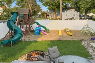 509 S Lake St, Sherburn, MN 56171 - Photo 8