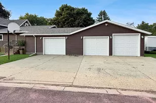 509 S Lake St, Sherburn, MN 56171 - Photo 4