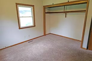 1109 S Moore St, Blue Earth, MN 56013 - Photo 12
