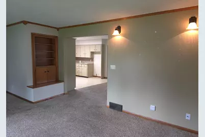 1109 S Moore Street, Blue Earth, MN 56013 - Photo 8