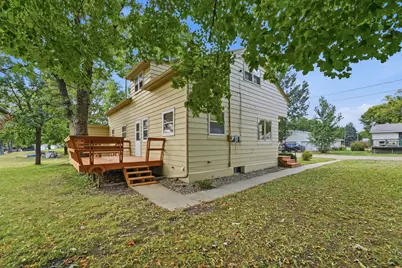 1018 8th Avenue E, Alexandria, MN 56308 - Photo 4