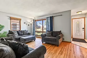 3401 McNair Dr N, Robbinsdale, MN 55422 - Photo 4
