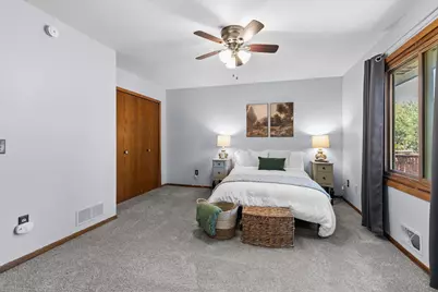 677 California Avenue E, Saint Paul, MN 55106 - Photo 24