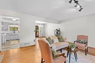 677 California Ave E, Saint Paul, MN 55106 - Photo 14