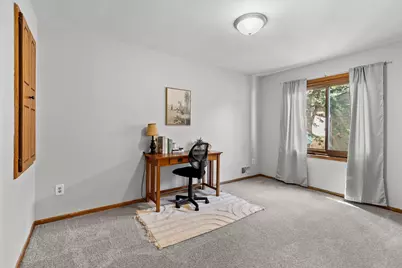 677 California Avenue E, Saint Paul, MN 55106 - Photo 26