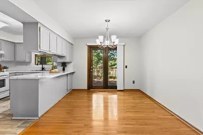 677 California Avenue E, Saint Paul, MN 55106 - Photo 18
