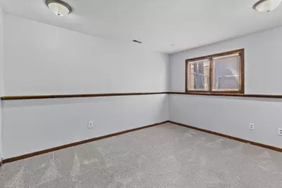 677 California Avenue E, Saint Paul, MN 55106 - Photo 30