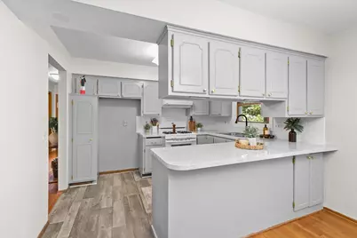 677 California Avenue E, Saint Paul, MN 55106 - Photo 12