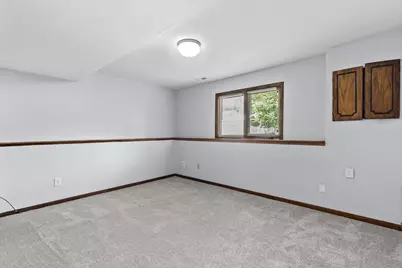 677 California Avenue E, Saint Paul, MN 55106 - Photo 32