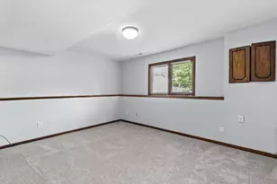 677 California Ave E, Saint Paul, MN 55106 - Photo 32