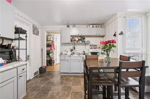 306 King St W, Saint Paul, MN 55107 - Photo 8